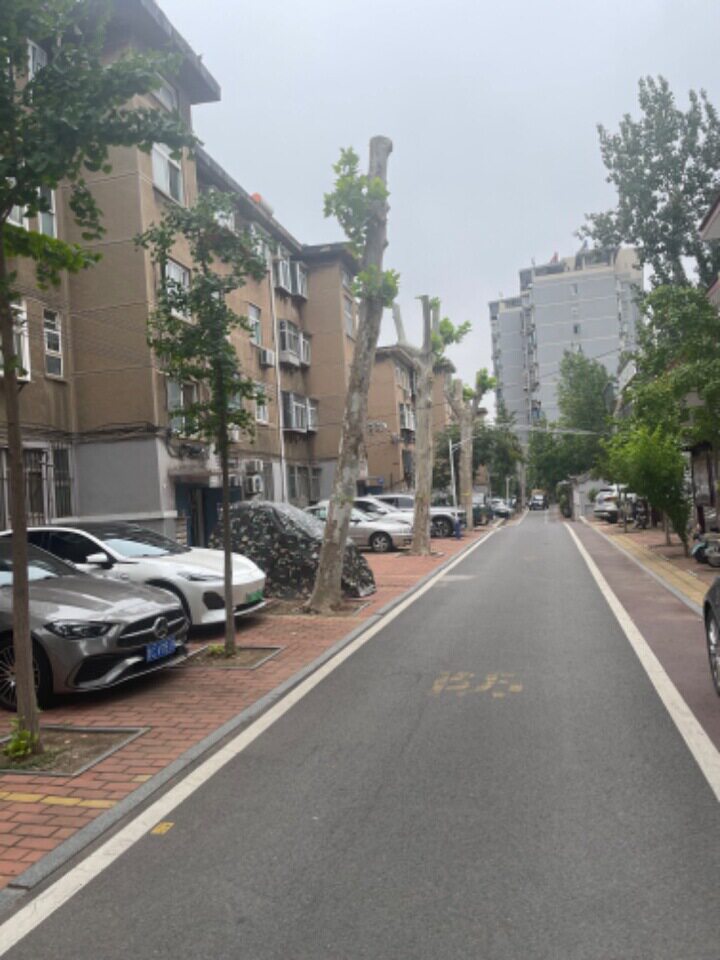 坐落于丁昌名下位于济南市历城区山大南路20号20号楼2-403号、权证号为济南20170027099