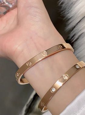 爆款轻奢高级感钛钢手镯