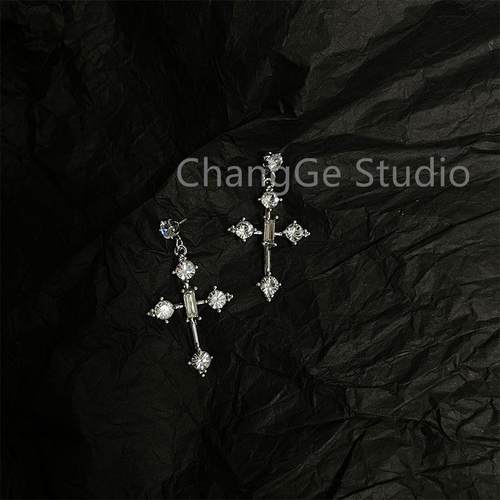 ChangGe Studio 韩国气质水钻十字架耳环冷淡风耳饰网红小耳坠女 - 图1