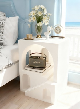 北欧简约树脂床头柜收纳摆件