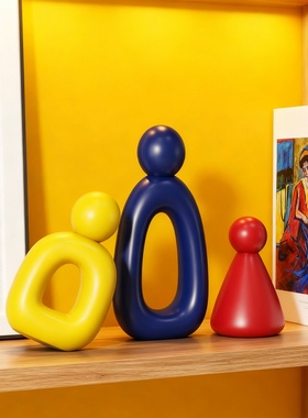 现代简约几何人物造型装饰摆件