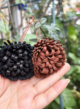 复古手作真皮伞球包挂件