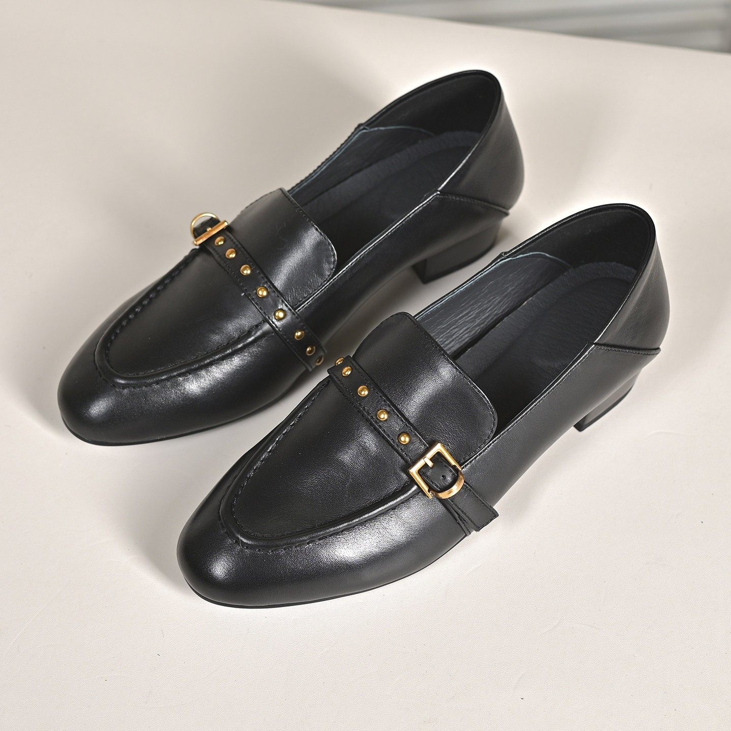 步享~棕色皮带扣深口单鞋女2026春季新款复古圆头平底真皮小皮鞋,淘宝优惠券,粉丝福利购,淘宝优惠卷