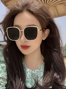 女士韩版黑色复古风方形太阳镜