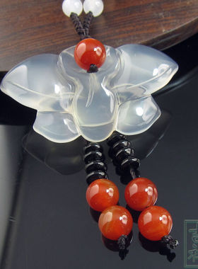 蝴蝶长款天然玉石证书毛衣链