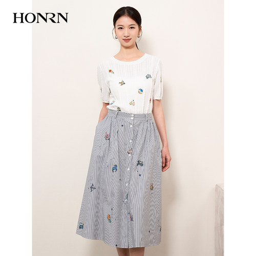 HONRN/红人蓝白条纹撞色裙子印花a字半身裙女春秋中长款HI11OQ101 - 图2