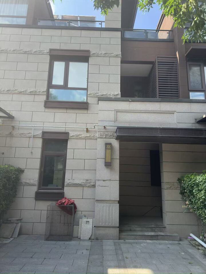 济南市章丘区工业二路4889号中国中铁诺德名府北区33号楼104号房产一处
