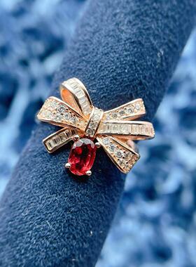高级感蝴蝶结戒指红蓝宝祖母绿