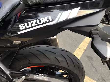 适用铃木SUZUKI反光贴纸摩托踏板车小海豚125/DL/GSX250R装饰贴 - 图0