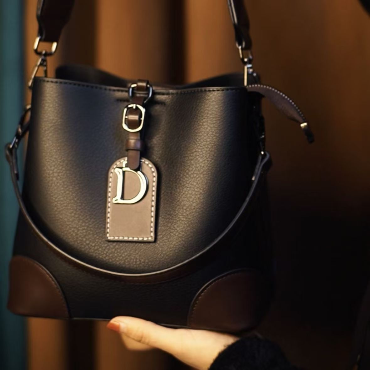 抖音直播爆款女包气质通勤百搭女神包2025新款洋气单肩斜跨水桶包 - 图0