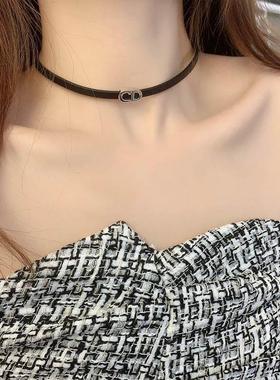 黑色皮绳字母CD项圈锁骨链女颈带小众气质高级感脖子配饰脖链项链