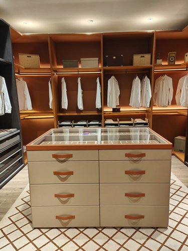 定制poliform轻奢衣帽间皮革中岛柜家用首饰展示柜多功能储物柜 - 图0