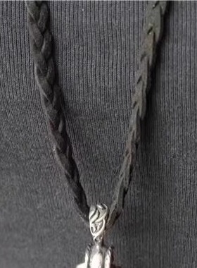 朋克潮牌925纯银罗马银扣潮流复古羊皮颈链爱心吊坠男女皮绳项链