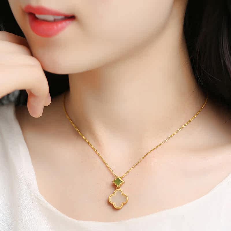 天然新疆羊脂白玉吊坠女四叶草项链 顺玺项坠/吊坠