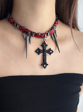豹纹铆钉十字架项链女