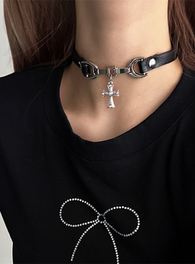 Y2K辣妹风十字架皮质choker项圈