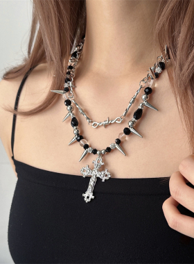 哥特风黑白串珠荆棘铆钉十字项链