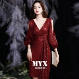 Летнее короткое красное вечернее платье, коллекция 2021, городской стиль, яркий броский стиль, по фигуре