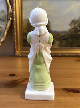 Royal Doulton 皇家道尔顿 1981年产捧花女孩瓷偶 中古收藏瓷摆件