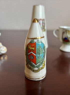 Swan China 天鹅瓷厂英国贵族手绘盾徽瓷器微型模型 纹章瓷小摆件