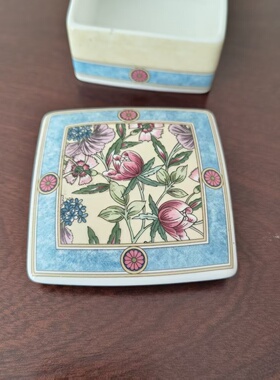 Wedgwood 韦奇伍德 英国骨瓷 SARAH 莎拉经典系列首饰盒 瓷罐瓷盒
