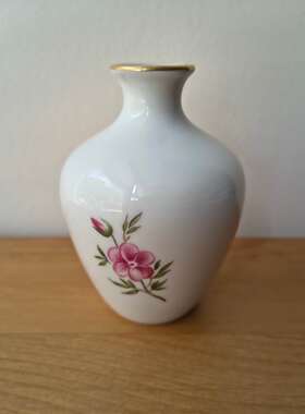 Royal Copenhagen 皇家哥本哈根 丹麦名瓷花卉描金装饰小花瓶摆件