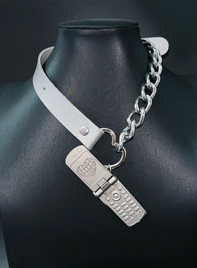 小众设计翻盖手机皮项圈