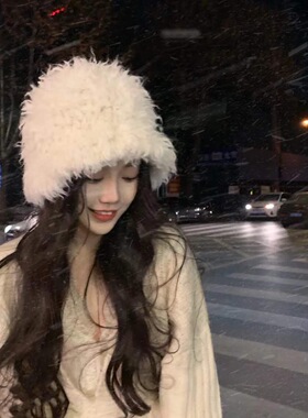 白色毛绒仿皮草渔夫帽子女