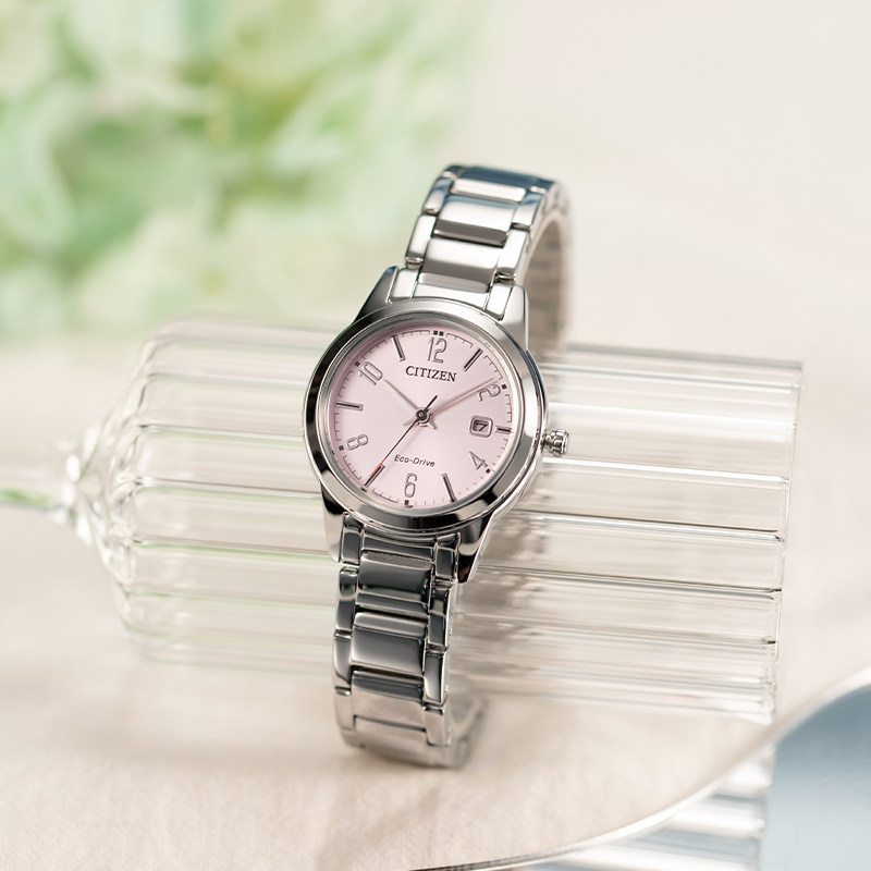 Citizen Eco-Drive date display is exquisite and simple