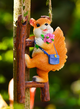 松鼠爬梯子花园幼儿园装饰