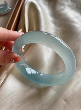 高冰蓝水冰感水润玉石手镯