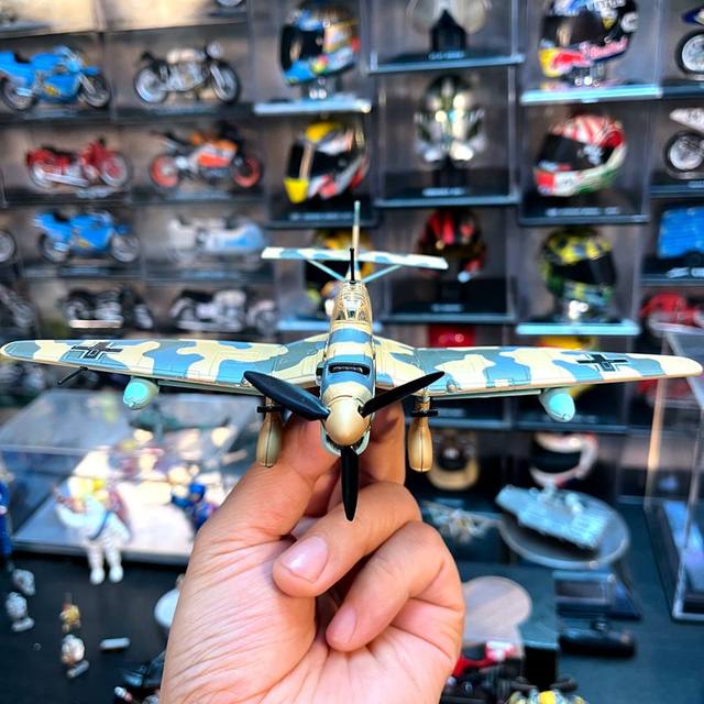 Bomber Model Stuka JU87172 Scale