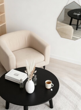 简约现代白色陶瓷浮雕花瓶摆件