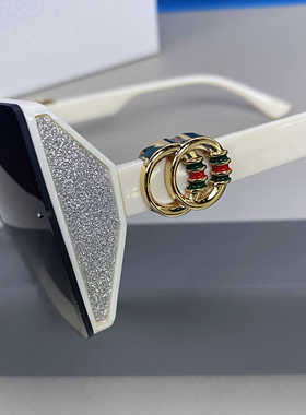 字母大红色太阳镜高级感