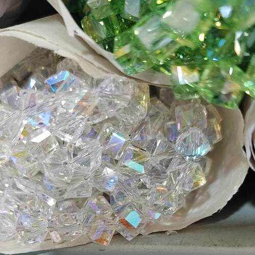 精品高品质人造水晶珠子AB彩对角斜孔方珠8#手链脚链耳环制作材料 - 图3