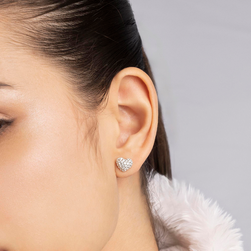 [新品]APM Monaco爱心耳钉银白密镶心形耳饰耳环经典情侣圣诞礼物 - 图0