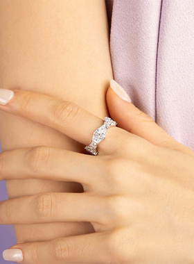 [春季新品]APM Monaco Art Deco密镶戒指银白色个性摩登几何设计