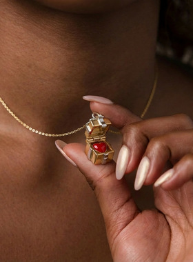 欧美跨境新品浪漫礼品盒形项链轻奢精致可开合设计款铜镀金保色