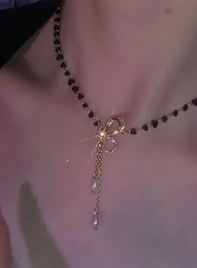 撤柜黑水晶蝴蝶结项链女新款潮轻奢小众设计感高级感高级大气网红