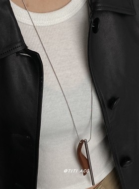 欧美小众不规则黑檀木月牙哨子吊坠项链女秋冬新款轻奢时尚毛衣链