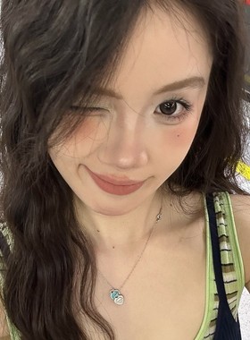 蓝绿色滴油爱心吊坠项链简约通勤风小巧高级感锁骨链时尚精致颈链