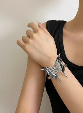 甜酷风立体蓝色渐变蝴蝶手镯小众