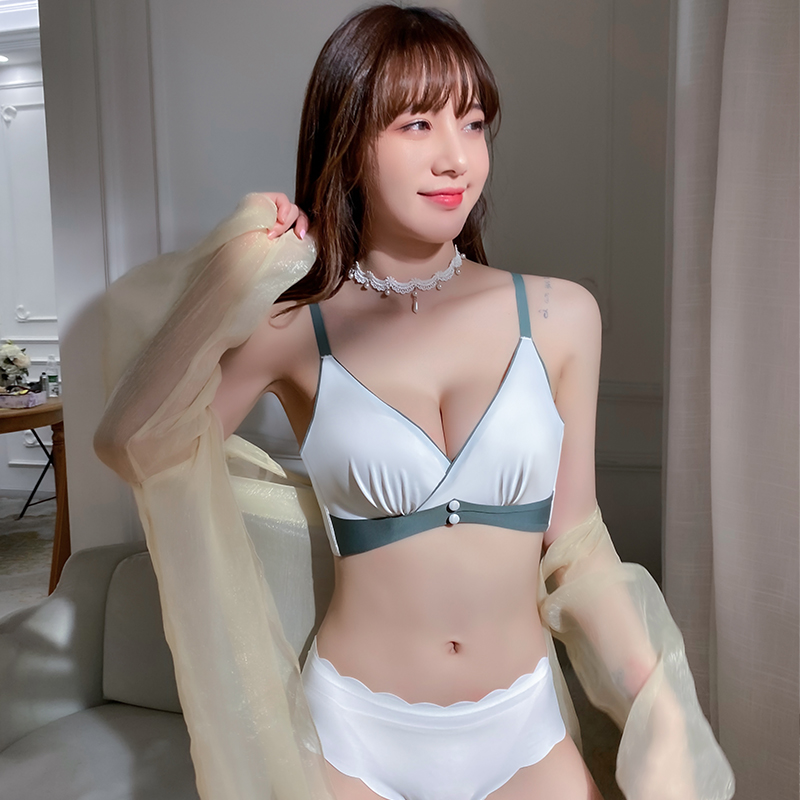 馨闻服饰旗舰店无痕内衣女小胸聚拢无钢圈薄款性感少女调整型收副乳防下垂文胸罩0