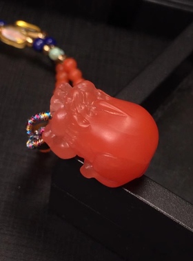 保山南红貔貅吊坠毛衣链项链三通复古背云流行时尚饰品手把摆件女