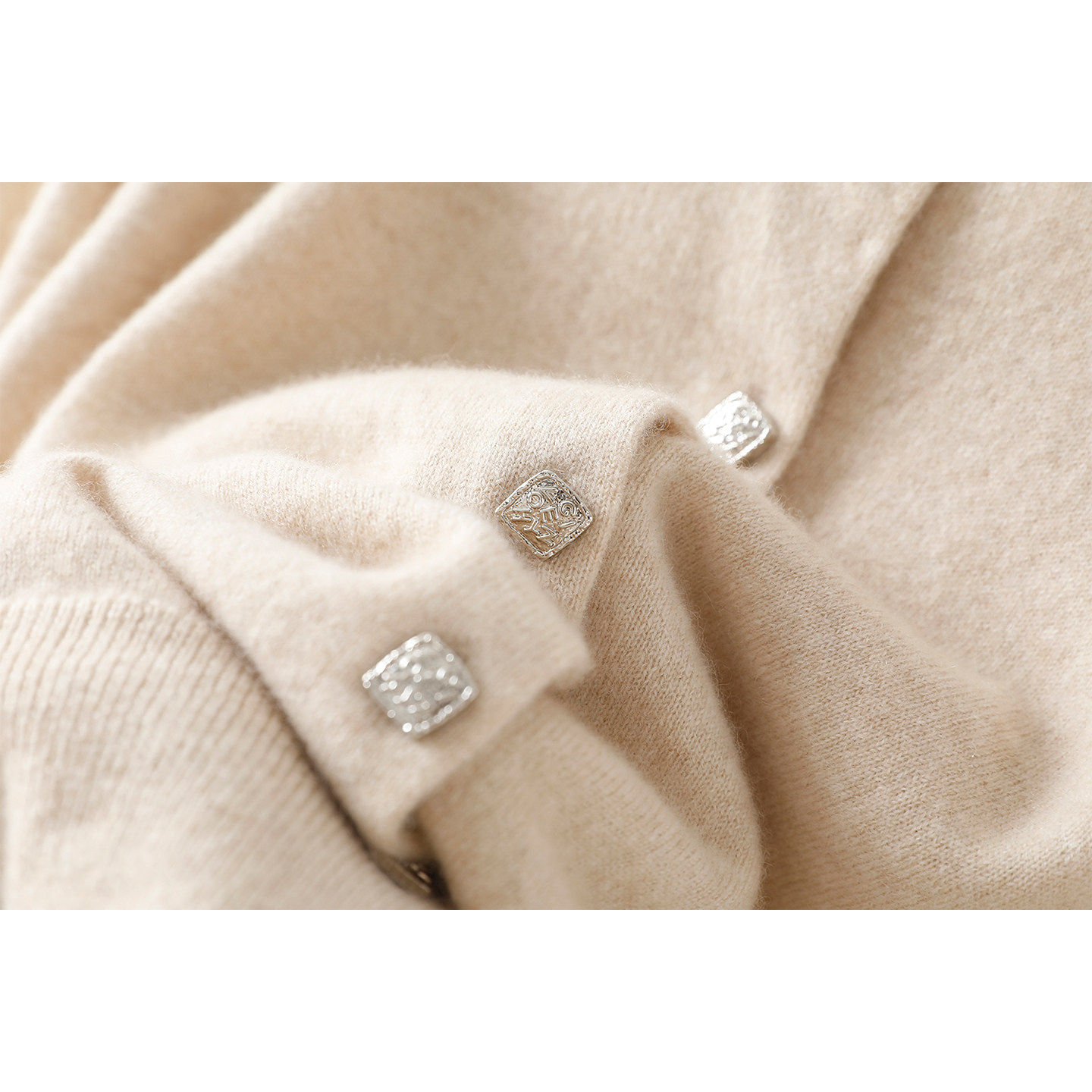 心水一万次！圆领100%纯山羊绒开衫女纯羊绒毛衣针织开衫秋冬短款,淘宝优惠券,粉丝福利购,淘宝优惠卷