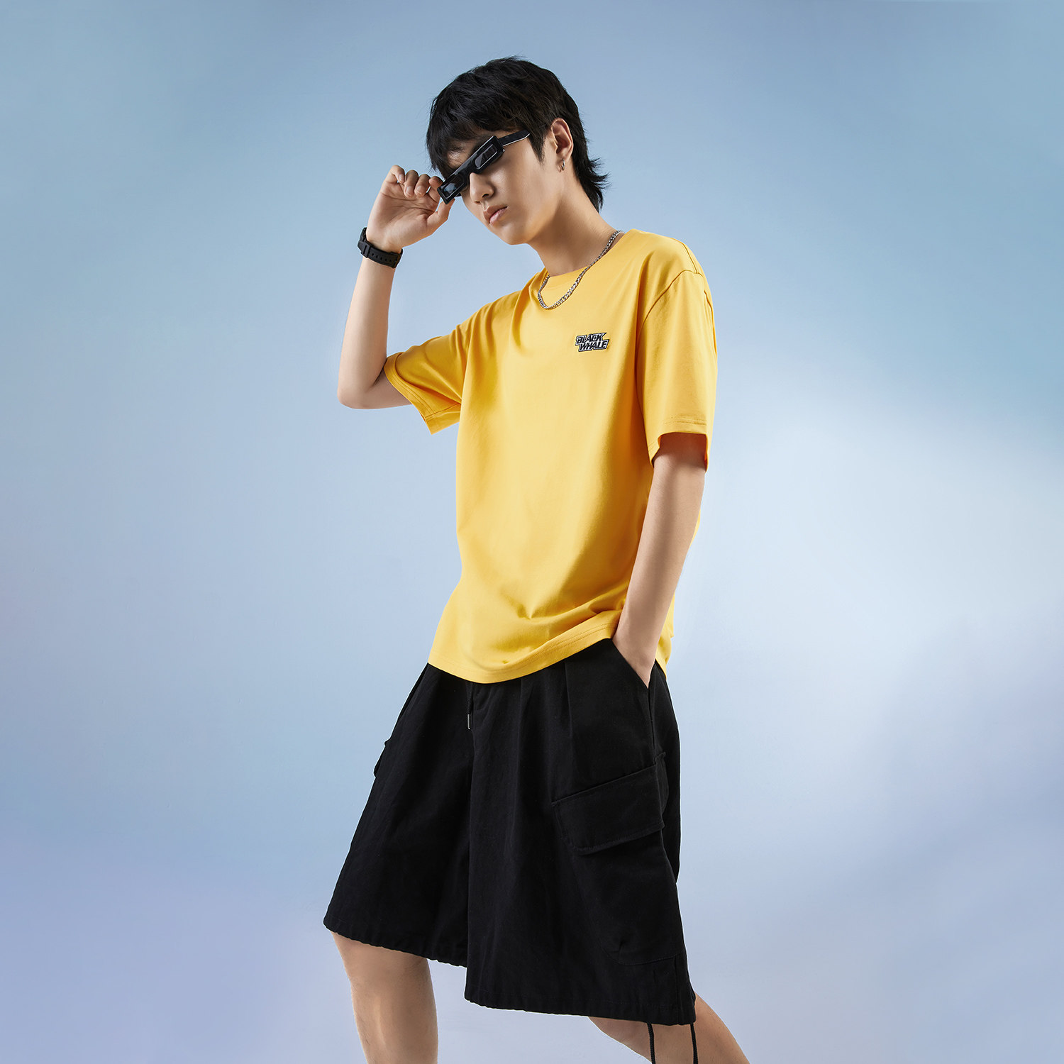 海澜之家旗下黑鲸休闲圆领短袖T恤男夏季新款简约多色套头t恤衫