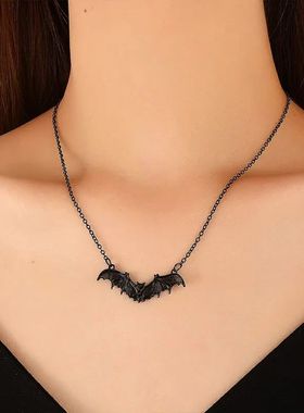 Gothic Retro Punk Bat Shaped Pendant Necklace Halloween Witc