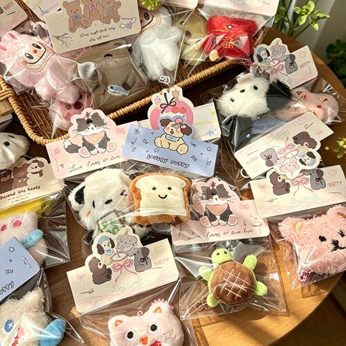 卡通毛绒挂件小学生奖励礼品儿童书包包配饰品婚庆抛撒摆摊小礼品 - 图2