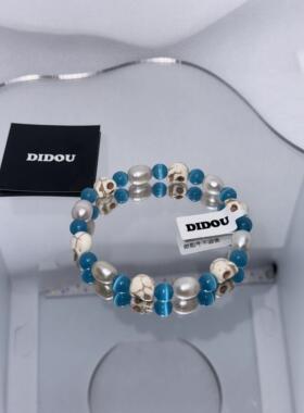 采购产品珍珠手炼，覆古趋势，轻奢，小众，高端，男人和女人的手