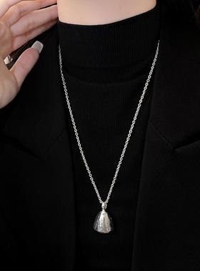 银色松果长吊坠毛衣项炼女大气高档高级感轻奢秋冬配饰2025年新款